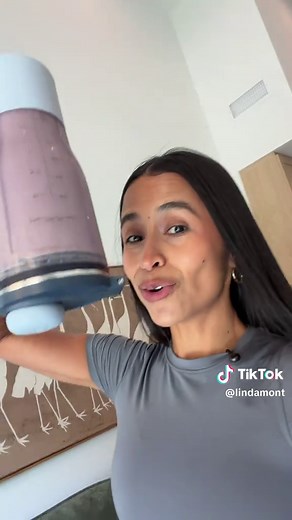 Una de las formas favoritas que me tomo mi proteína para aumento muscular. Ninja BlendBoss está disponible en México y puedes conseguirlo con descuento en Liverpool por Hot Sale, hasta el 2 de junio. Características y beneficios de Ninja BlendBoss: Incluye popote removible, vaso portátil 100% antiderrames, motor de alto rendimiento con cuchillas de acero inoxidable, fácil de llevar y diseños en distintos colores. #NinjaFamily #NinjaBlendBoss @Ninja Kitchen MX