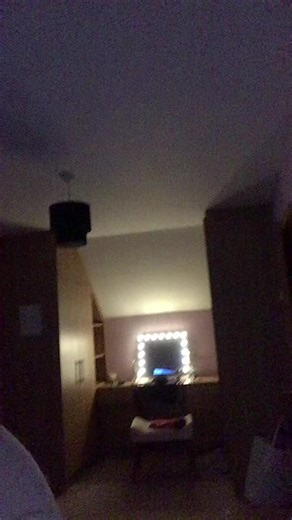 Brunette's Emotional Lipsync: A Call for Connection