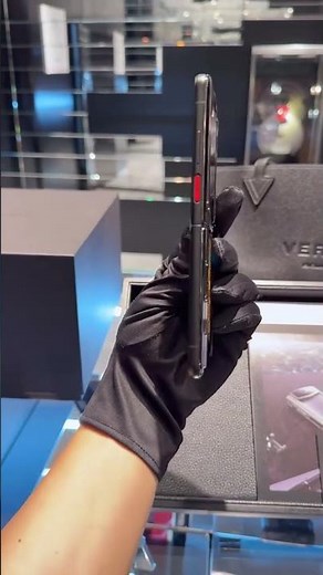 What Makes the VERTU Quantum Gold Edition the Pinnacle of Custom Luxury Tech?