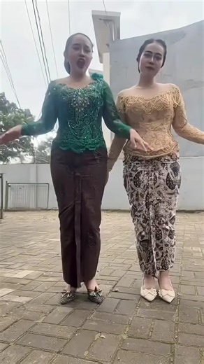 Herlina & Lily #berandayoutube #sinden #beranda #budayajawa #campursari