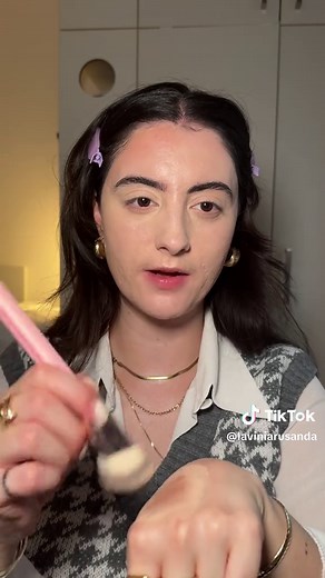 Complete Guide to All-Day Glowy Makeup Tips