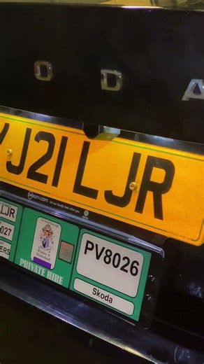 Skoda Octavia came in for rear view mirror dash cam install #skoda #mirror #camera #dashcam #fyp