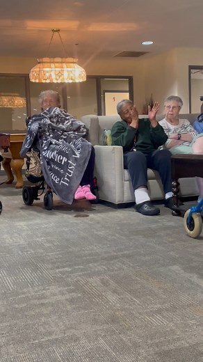 One of our favorite performers visited this week and Ms. Bobbie sure enjoyed herself. 🎵 🎶 | Forest Hills Assisted Living