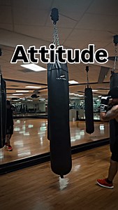 Attitude changes everything. You can’t control what happens to you, but you can control how you respond. The difference between giving up and moving forward isn’t your body — it’s your attitude. When your attitude is strong, there are no excuses, only results. Because the right attitude turns every obstacle into growth. Follow FOR more #positivity #motivation #mindset #boxingworkout #boxing | Romeo Sen