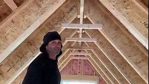Utilisez des poutrelles en ( i ) pour fabriquer vos chevrons. Idéal pour la conception de chalets. Solide conforme esthétique et très facile à transporter. #Nordicstructures | Chroniqueur influenceur construction inspection Hugues Nadeau