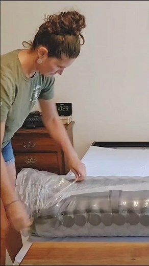 12 Inch Queen Hybrid Mattress Unboxing | Worth the Hype? #mattressreview #queenmattress
