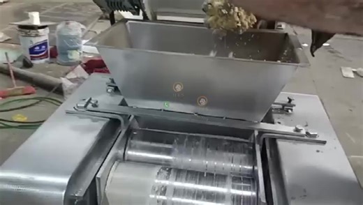 2024 New Mini Industrial Soap Making Machine Cold Process PLC Small Business Friendly Soap Extruder Engine Yields Soap Bar