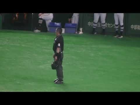 東京音頭の流れる中の白井一行 審判員 田中瑛斗が出てこなくてイライラしてきてベンチと本人に文句言う姿【2026年4月10日 読売ジャイアンツ対ヤクルトスワローズ】