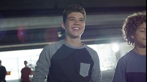 Skyrocket Toys Sky Viper Hover Racer - AUTO Launch, Land, Hover Black Edition