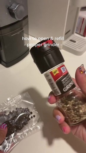 Pepper Grinder: How to Open and Refill Tips