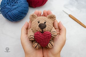Chubby Valentine Bear free amigurumi pattern Little Crochet Farm