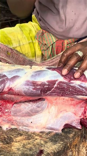 Cow's meat cutting skills #meatcuttingtechniques #meatslicing #meatmarket