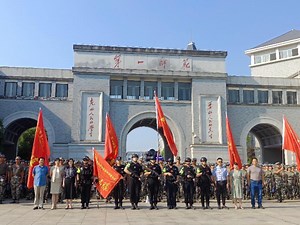 反恐演练开篇章 反诈宣传接地气 这个学校开展系列安全教育 - 时刻