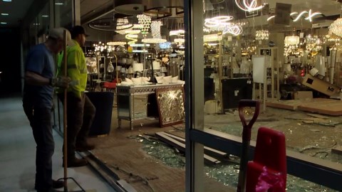 Drive crashes into Lynnwood lamp store
