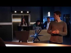 Flash 5x01-Barry Obtiene Su Nuevo Traje/Latino