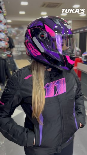 Lançamento Reposição Feminina na Tukas Motos! Chegaram as novas jaquetas X11 One Sport Sporadic e Iron 3 Sporadic – segurança e estilo na medida certa para quem pilota com atitude. Também repomos os capacetes femininos mais pedidos: LS2 FF358 Tribal Rosa/Cinza LS2 FF358 Tank Roxo Tudo pensado pra você que vive a liberdade sobre duas rodas com segurança e personalidade. 💖🏍️ 📦 Estoque limitado. Garanta o seu! 💰 Valores: Jaqueta One Sport: R$ 679,00 Jaqueta Iron 3: R$ 899,90 Capacete Tribal: R$