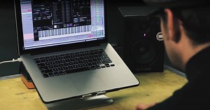 Interview: Stagecraft Software’s Aaron Leese on the Reverb Exclusive Infinity Synth