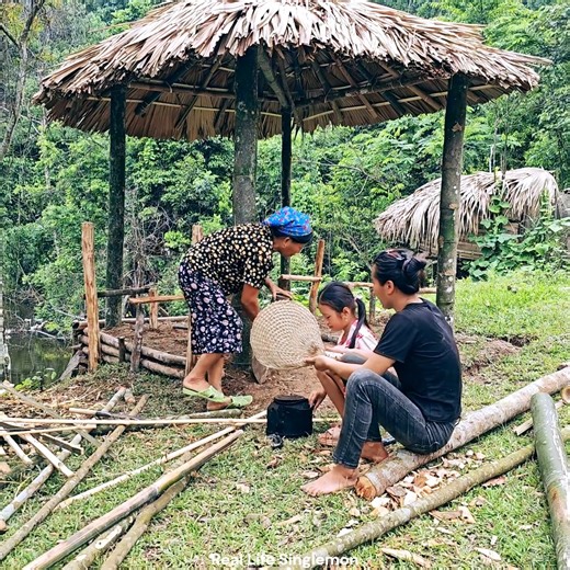Single woman's joy with her granddaughter and grandmother completing the table and chairs #singlemom #bamboohouse #singlemother #singlemotherdialylife #dailylife #housebamboo #dailylifesinglemom | Real Life Singlemon