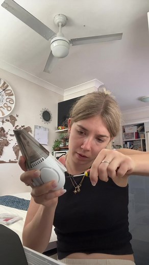 World's Smallest Vacuum Cleaner Unboxing and Test