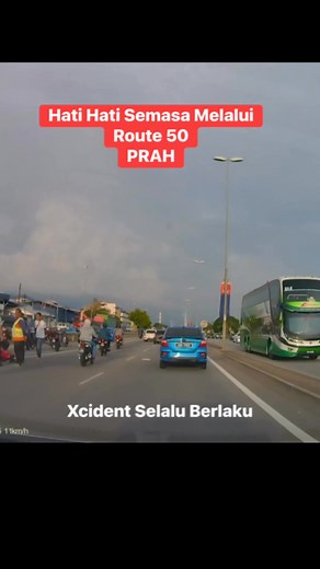 Xcident di Lampu Isyarat Fujitsu | Parit Raja Ayer Hitam