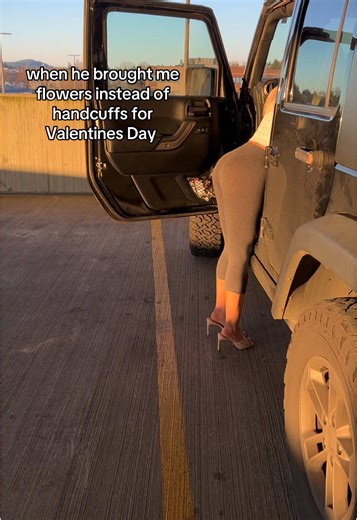 how are we gonna have fun with a dozen roses? #couplescomedy #wifey #valentinesday #darkhumor