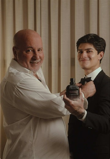 Tem coisas que só um sogro faz por nós, e tem coisas que só Born in Roma Uomo Intense de @Valentino.Beauty faz por nós! #BornInRoma #PerfumeTok #Intense