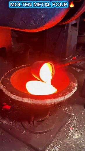 Molten Metal Bowl Casting – Extreme Heat Metalworking Process 🔥