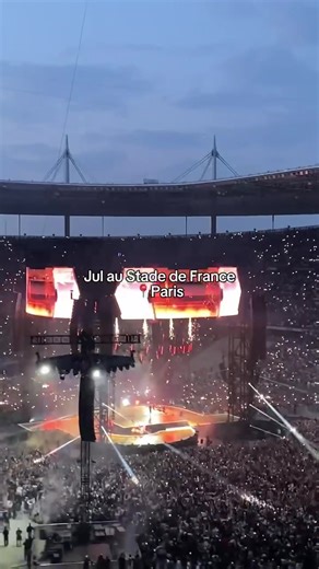 Le concert de JUL au Stade de France à Paris #jul #juldtp #stadedefrance #parisconcert #parisfrance #rapfrancais #rapper #paris #music