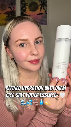 MARIA 👩🏼✨🎀 SEOUL🇰🇷 on Instagram: "Refined hydration with DUEM Cica Salt Water Essence~ 🤍🌊💦🫧💧💫 These days is cold weather ❄️⛄️ and my skin feels dry and more sensitive 🥲 With DUEM Cica Salt Water Essence my skin feels smoother and softer because of deep hydration effect 💕💦🌊 It’s 1st step of skincare~ Essence have milky texture and non-sticky~ I like it so much 👍 So aesthetic and simple packaging and calming scent 🤍🫧 I like the results: my skin feel soft and glow ✨💫💕 With 67% s