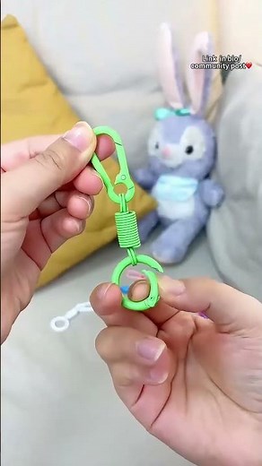 🔑 Organize your keys in style with our colorful keychain buckle!