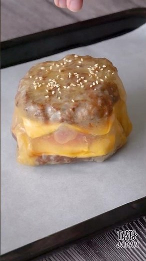 【ライスペーパーで包んで焼いてみて】肉汁を閉じ込める！新感覚のハンバーガー / Rice Paper Wrapped Cheeseburger