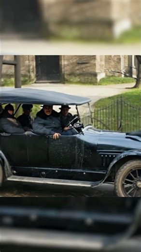 Driving a car in 1923 - Restored Footage
