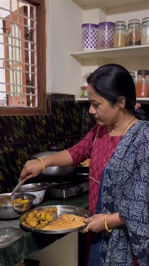 Krishnaveni Nagineni on Instagram: "రాయలసీమ స్టయిల్ చెనిక్కాయపప్పులు పచ్చడి,అరటికాయ తాలింపు🤤 #reelsinstagram #reels #yummyfood"