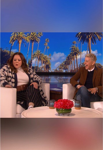 Melissa McCarthy had a purrrrfect childhood 😹🦨 #theellenshow #flashbackfriday #melissamccarthy #cats