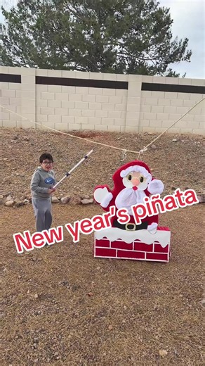 Piñata time 🪅 #fyp #nye #piñata #pinata