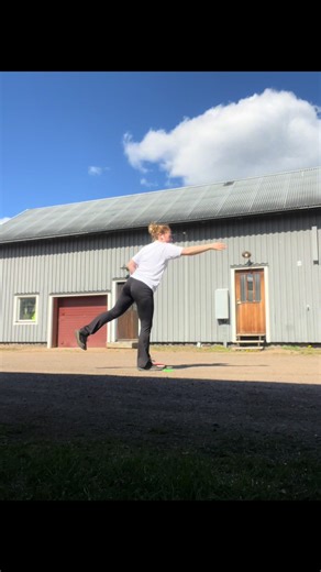 Första tävlingen för säsongen närmar sig, häng med på min vecka inför tävling🎉 Igår och idag har jag puttränat, filmade inget igår tyvärr🙃 Idag jobbar jag så blev en kort träning, men all träning är bra träning! Uppdaterar mer under veckan😍😍 #discgolf #training #fypシ゚viral🖤tiktok #fyp