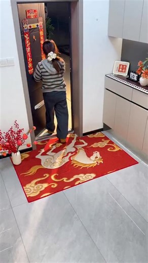 Weimei HomeTech on Instagram: "May good fortune greet you the moment you step through the door in the Year of the Horse! This faux-linen red doormat will bring you a prosperous and vibrant year. 🧨 #HomeEssentials #DoorMat #EntrywayEssentials #XiaoSu'sDoorMat #HomeRenovation ChineseNewYear"