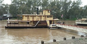 How to get from Melbourne to Echuca - Drive, Bus and Train - Melbourne Info