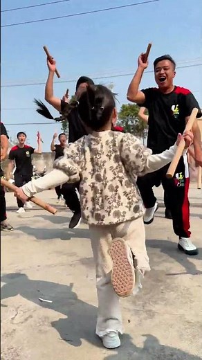 玉窖五岁英歌小女孩再次亮相，气场太强大了#潮汕英歌舞 #五岁英歌小女孩 #玉窖村 #中华战舞