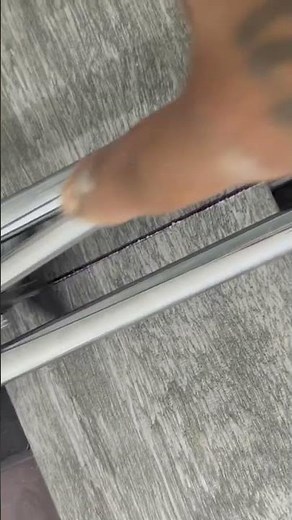 Manual tile cut and snap (anvil tile cutter)