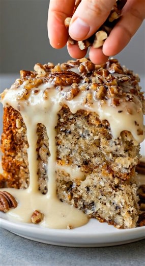 🍪 Maple Pecan Cream Cheese Cake | Cozy, buttery, and dripping with sweet comfort 🍁🥮 This is the kind of cake that feels like a warm hug on a plate. Soft, tender crumb packed with toasted pecans, a hint of maple sweetness throughout, and finished with a thick cream cheese glaze that slowly drips down the sides — rich, comforting, and completely bakery-worthy. It’s the perfect cake for slow mornings, family gatherings, or those afternoons when you want something a little special with your coffe