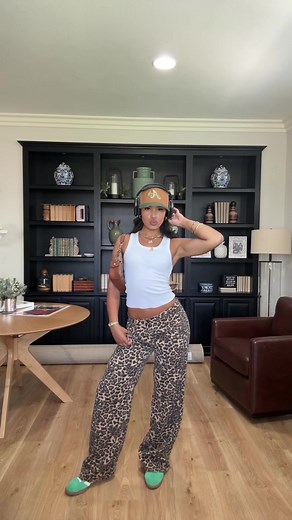 Styling Cheetah Print Pants for Summer | Outfit Ideas