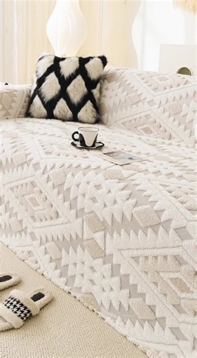 Coperta di sofà in peluche premium, design di colore puro di lusso leggero, amichevole per gli animali domestici, protezione antiscivolo, #affordablehomedecor #warmfleecedogcoats #duvetcoverset #rugsforbedroom #fleecebedding #amazoncouch #extendablesofa #fauxfurblanket #beigehomedecor #sofacushion