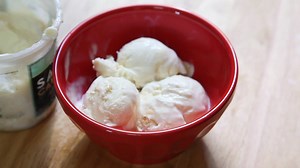 The best way to scoop frozen ice cream