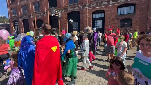 FLYING SAUCER PARTY: Members of Samba OlyWa lead the “Alien Invasion Parade” down Northwest Front Street in downtown Chehalis during the fifth annual Chehalis Flying Saucer Party on Saturday, Sept. 13. Video by Chronicle reporter Owen Sexton. | The Chronicle