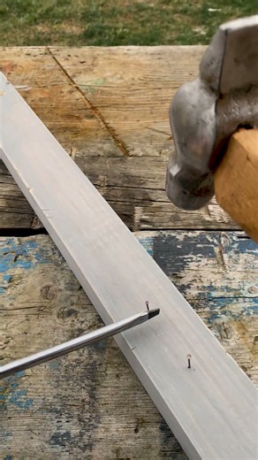 The Easy Way to Hammer Small Nails Without Hurting Your Fingers! 🔨