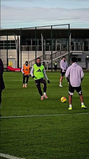 Up Close At Michael Carrick’s First Training Session 🤳💪