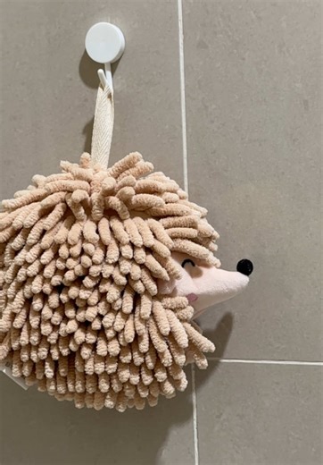One Smiley Hedgehog Towel is all it takes to turn the ordinary into something adorable. Whether it's drying hands or wiping up spills, this fuzzy helper brings comfort, charm, and a guaranteed smile to every task. ________________________________ Visit our website sophie-panda.com #homedecor #homeinspo #ecofriendlyproducts #sustainableliving #zerowaste #minimalistdecor #giftideas #ecogifts #towels #bathtowel #softtowel #luxuryliving #bestsellers #cleanhomevibes #dailyessentials #organizedliving 