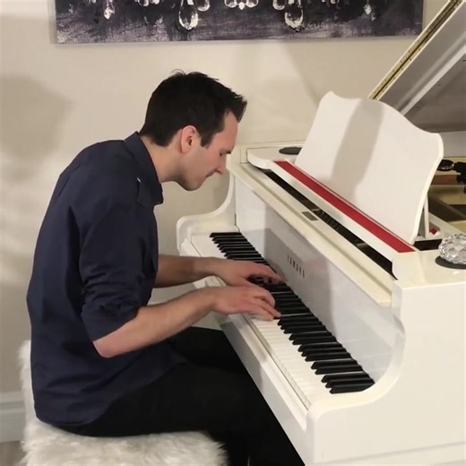 Ragtime boogie meets pop in this Avicii cover 😆 🎹 You can learn this arrangement here: https://loom.ly/U48gQew #piano #jonnymay #pianowithjonny #ragtimepiano #pianosolo #pianoimprov | Jonny May