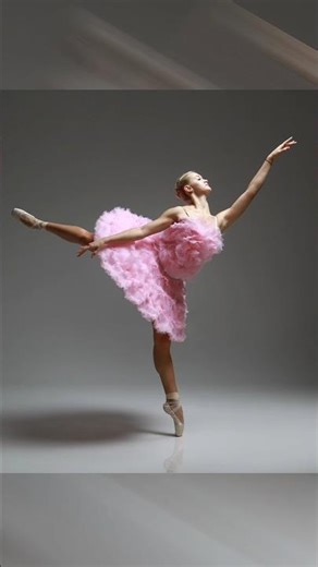 🇺🇦 Model poses for photoshoot📸 Ballet. Model Elizabeth